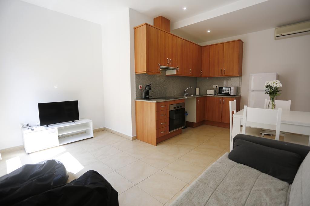 Apartaments Claudia Реус Экстерьер фото