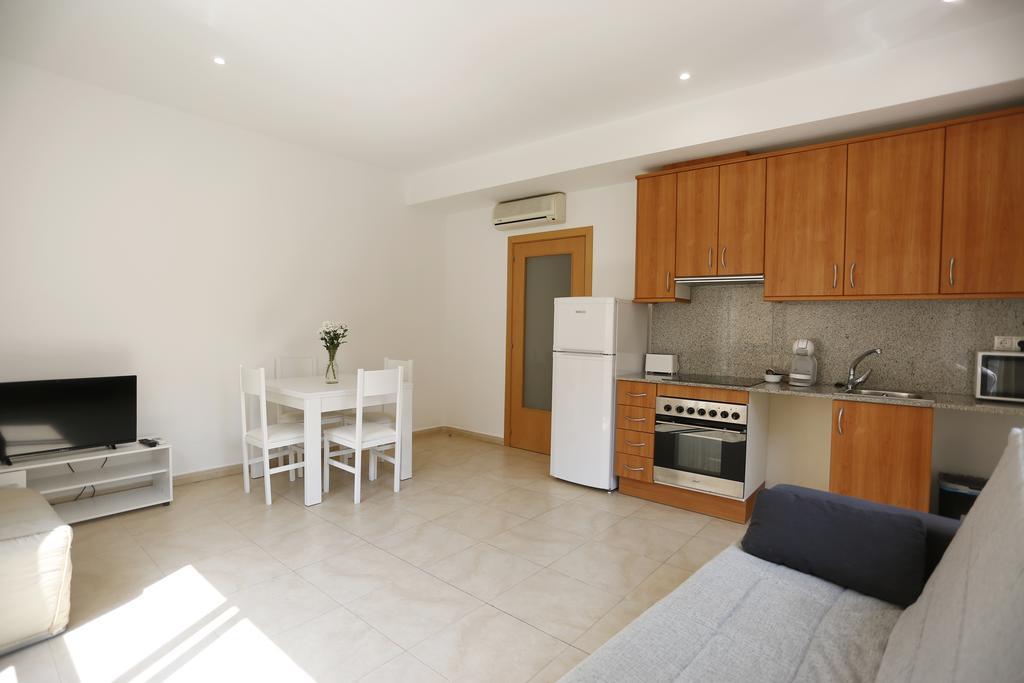 Apartaments Claudia Реус Экстерьер фото