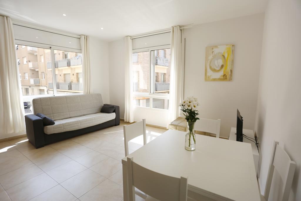 Apartaments Claudia Реус Экстерьер фото